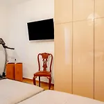 Casa de Férias Semeli Art House 2 *